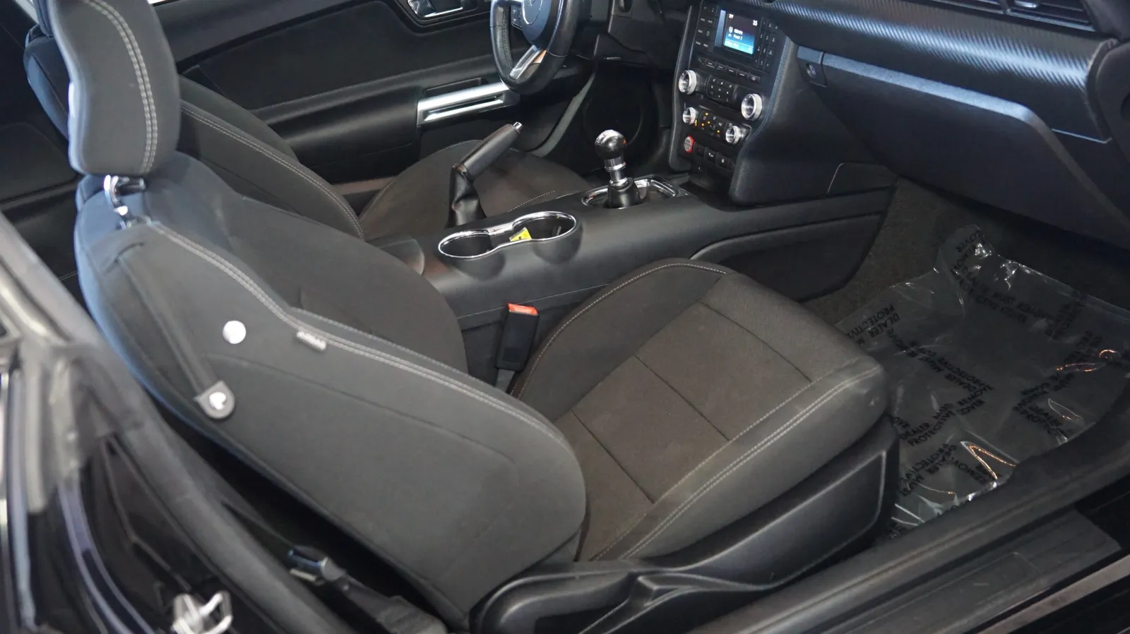 More photos of 2017 Ford Mustang V6 at Auto City, CA