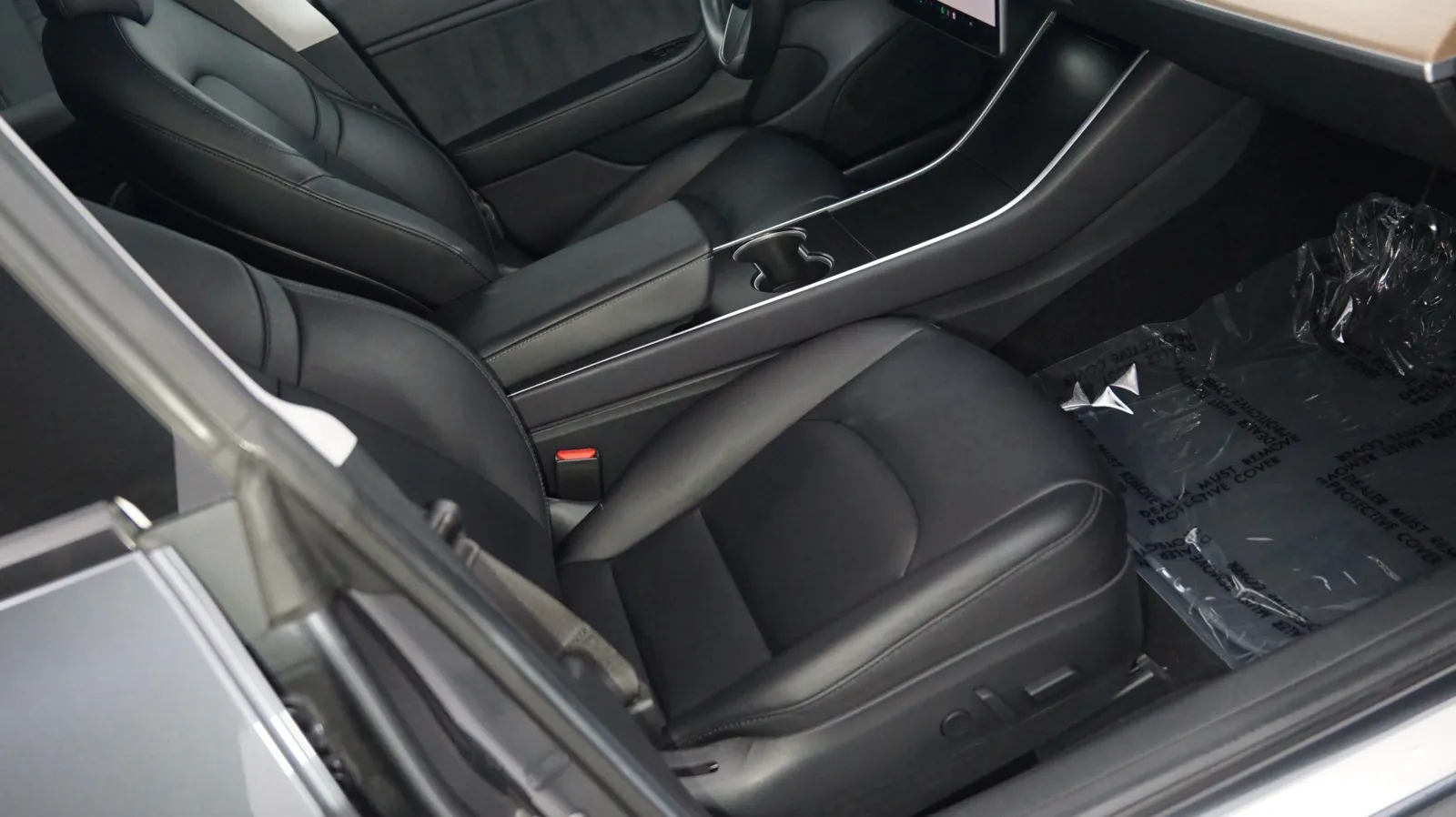 More photos of 2018 Tesla Model 3 Long Range Battery at Auto City, CA
