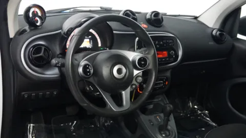 More photos of 2019 Smart EQ fortwo pure at Auto City, CA