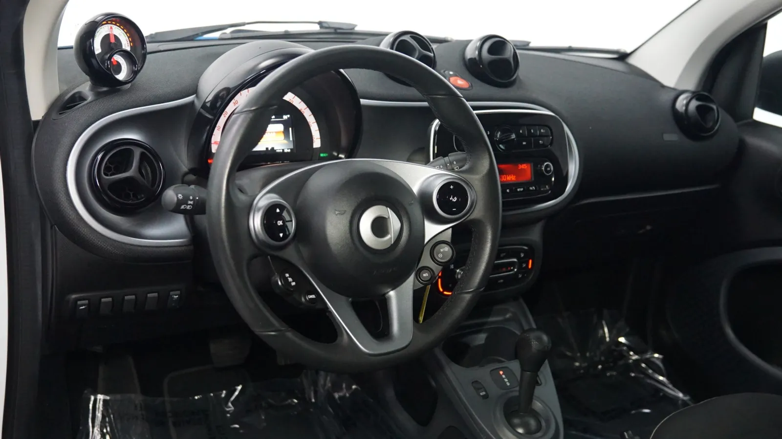 More photos of 2019 Smart EQ fortwo pure at Auto City, CA