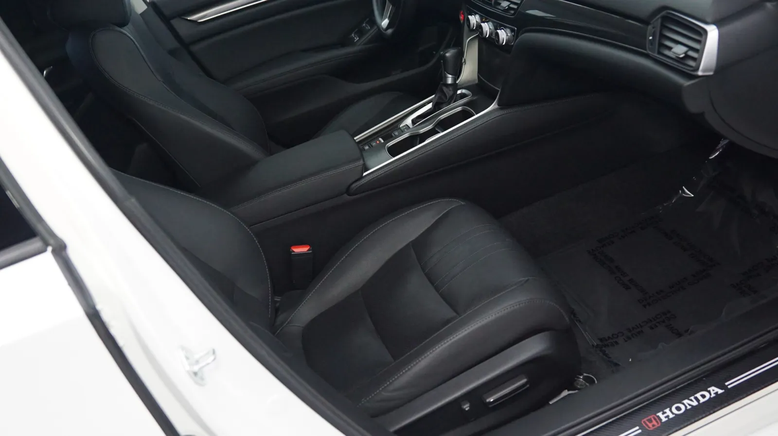 More photos of 2021 Honda Accord Sport SE at Auto City, CA