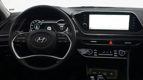 More photos of 2022 Hyundai Sonata Limited at Auto City, CA