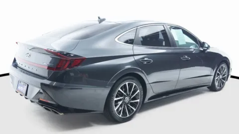 More photos of 2022 Hyundai Sonata Limited at Auto City, CA