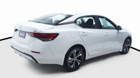 More photos of 2021 Nissan Sentra SV at Auto City, CA