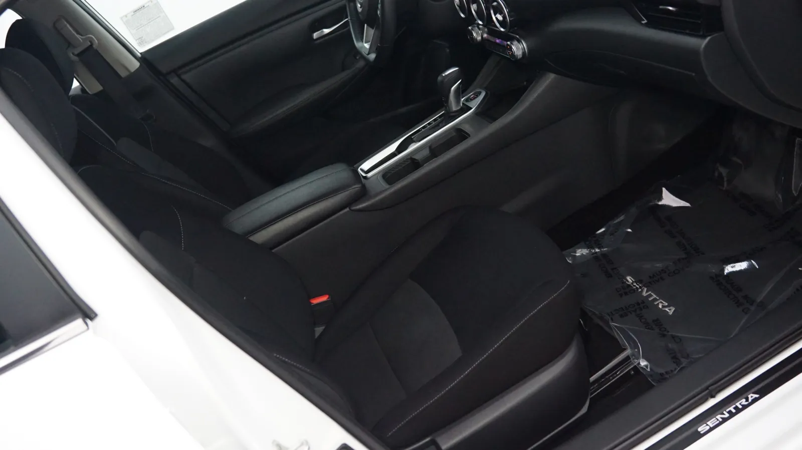 More photos of 2021 Nissan Sentra SV at Auto City, CA
