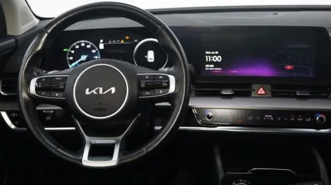 More photos of 2023 Kia Sportage Hybrid SX-Prestige at Auto City, CA