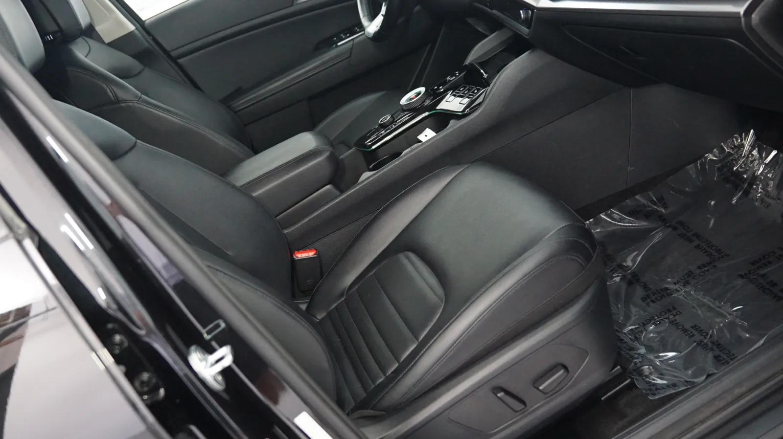 More photos of 2023 Kia Sportage Hybrid SX-Prestige at Auto City, CA