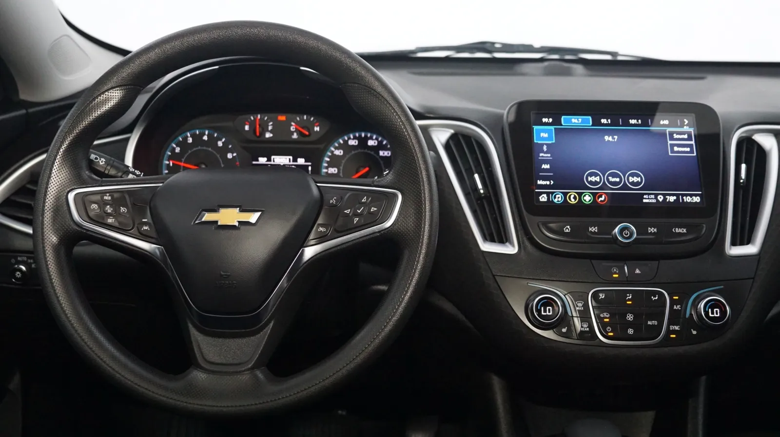 More photos of 2024 Chevrolet Malibu LT at Auto City, CA