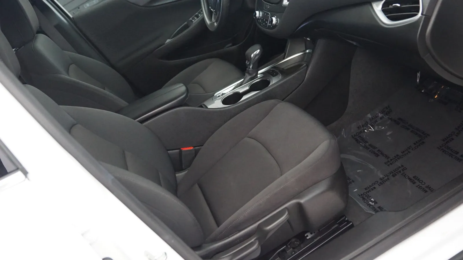 More photos of 2024 Chevrolet Malibu LT at Auto City, CA