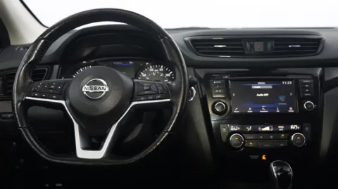 More photos of 2022 Nissan Rogue Sport SV at Auto City, CA