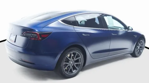 More photos of 2018 Tesla Model 3 Long Range Battery at Auto City, CA