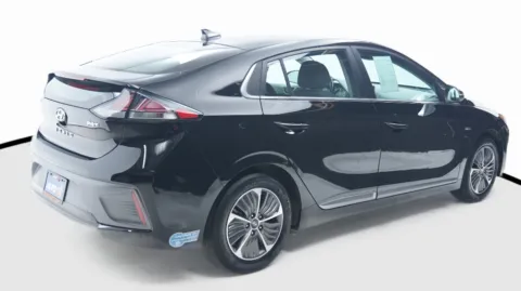 More photos of 2020 Hyundai Ioniq Plug-In Hybrid SEL at Auto City, CA