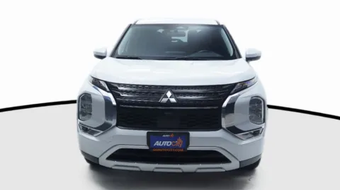 Another view of 2023 Mitsubishi Outlander SE for sale in El Cajon, CA at Auto City