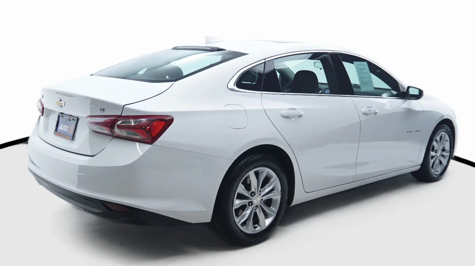 More photos of 2022 Chevrolet Malibu LT at Auto City, CA