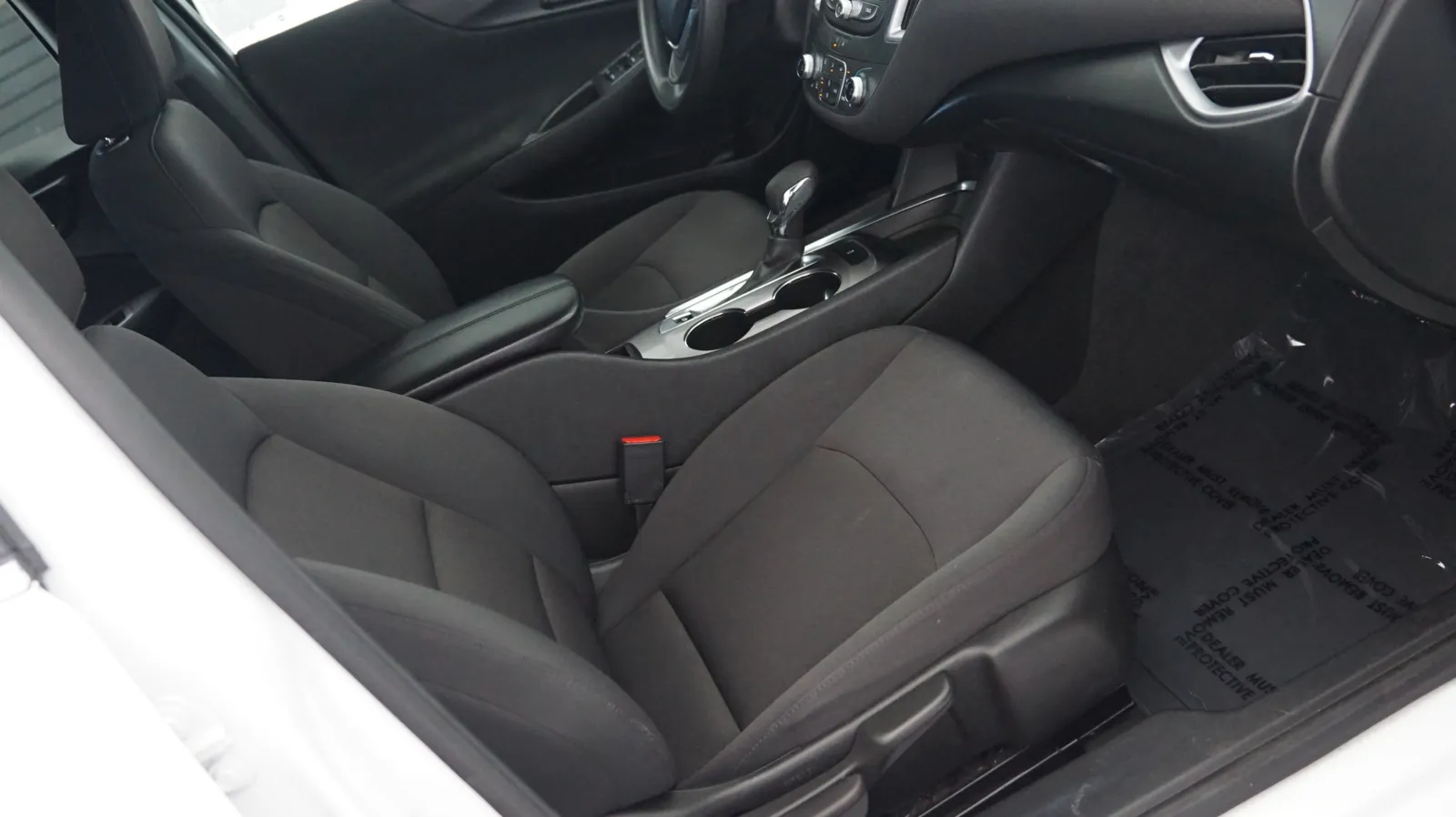 More photos of 2022 Chevrolet Malibu LT at Auto City, CA
