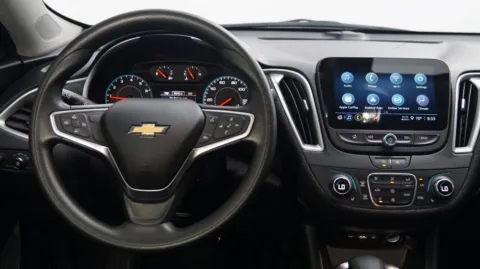 More photos of 2022 Chevrolet Malibu LT at Auto City, CA