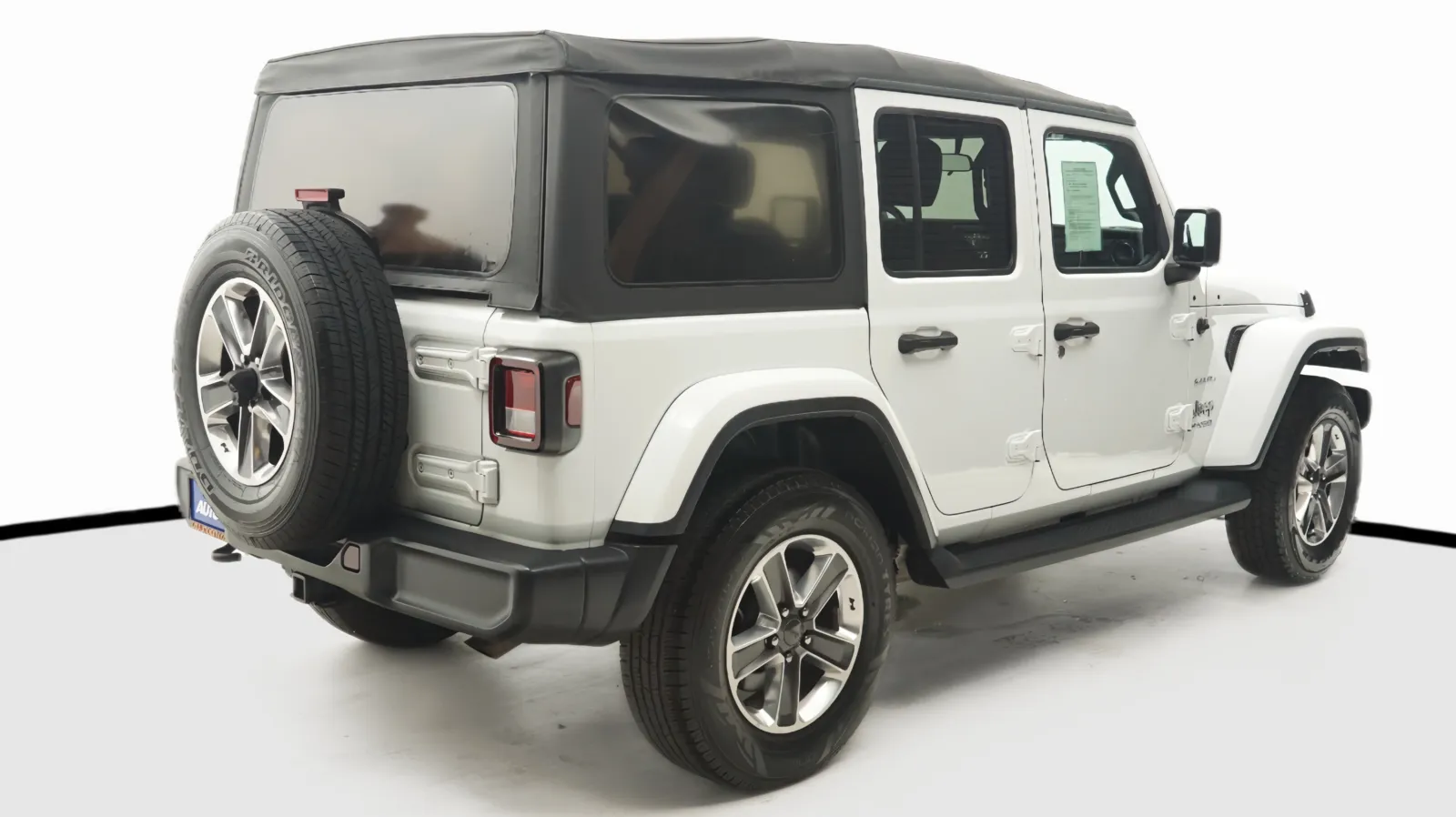More photos of 2020 Jeep Wrangler Unlimited Sahara at Auto City, CA