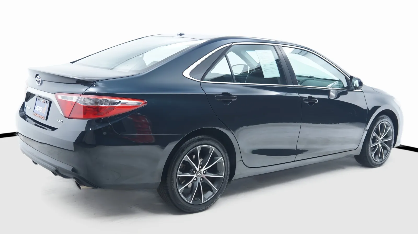 More photos of 2016 Toyota Camry LE at Auto City, CA