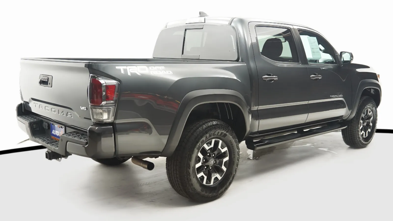 More photos of 2022 Toyota Tacoma TRD Off Road at Auto City, CA