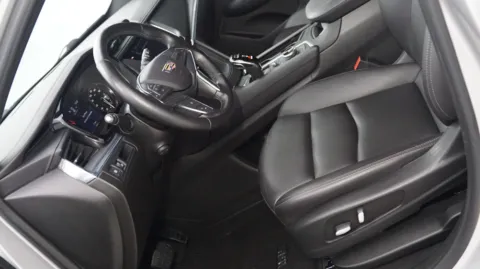 More photos of 2020 Cadillac XT5 Luxury FWD at Auto City, CA