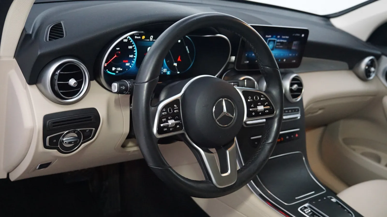 More photos of 2021 Mercedes-Benz GLC 300 at Auto City, CA