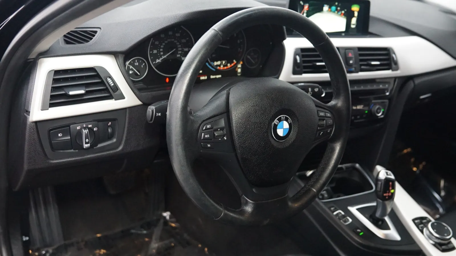 More photos of 2016 BMW 3-Series 320i at Auto City, CA