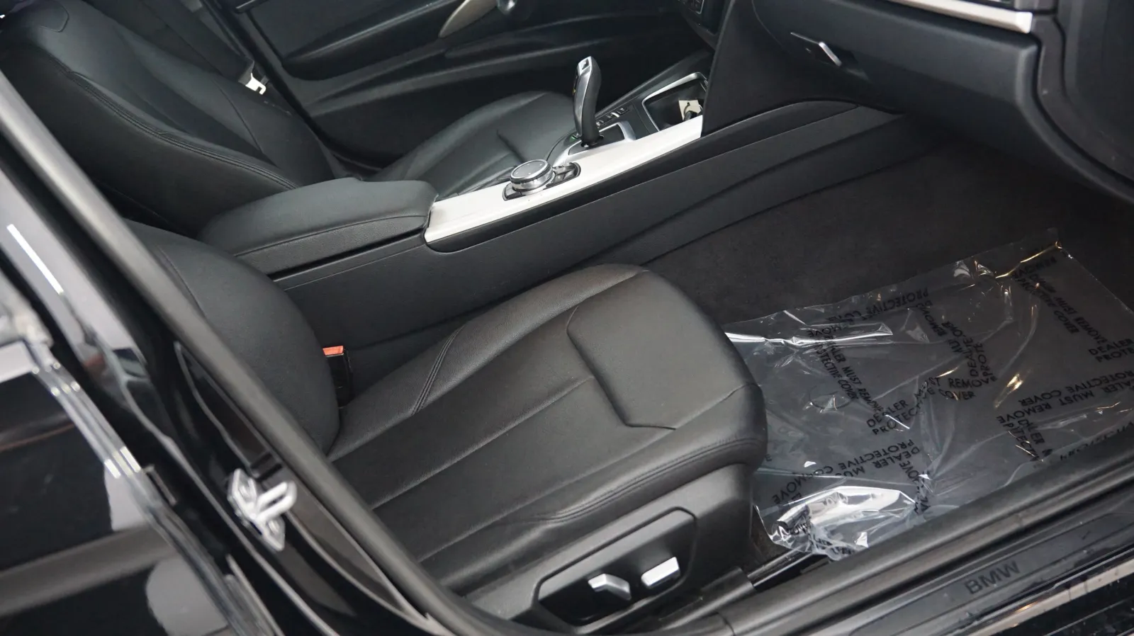 More photos of 2016 BMW 3-Series 320i at Auto City, CA