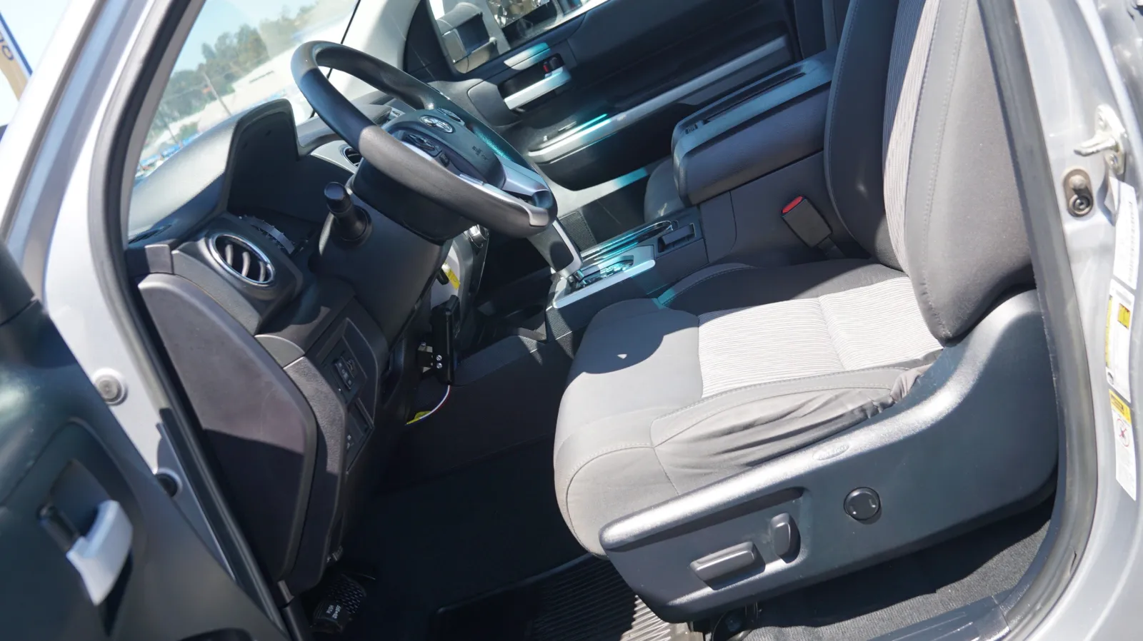 More photos of 2015 Toyota Tundra SR5 at Auto City, CA