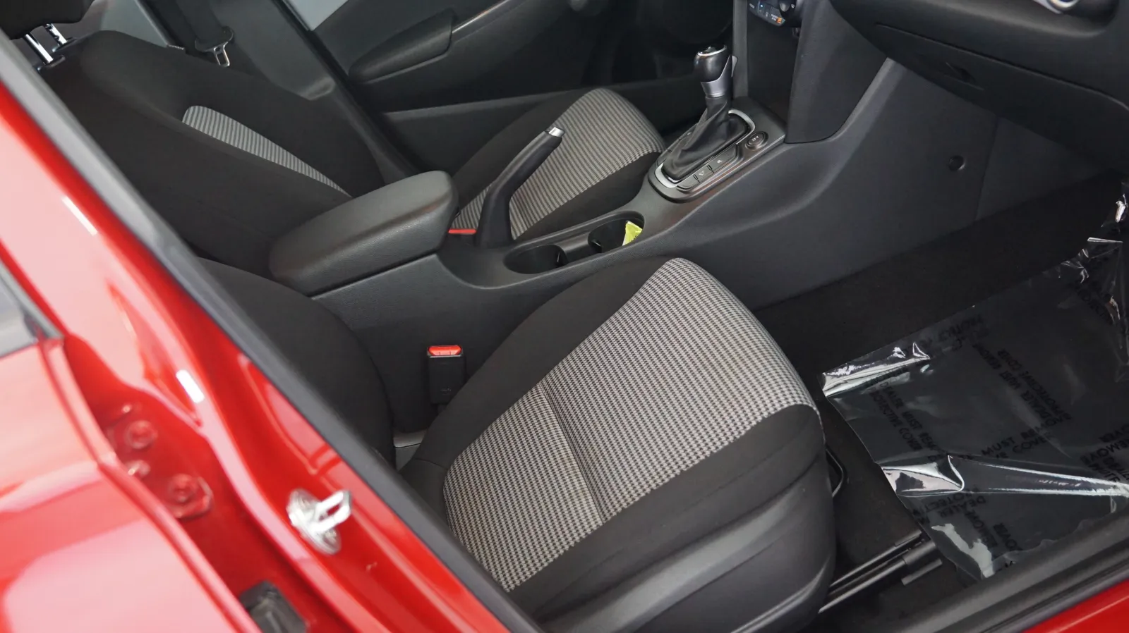 More photos of 2021 Hyundai KONA SEL at Auto City, CA