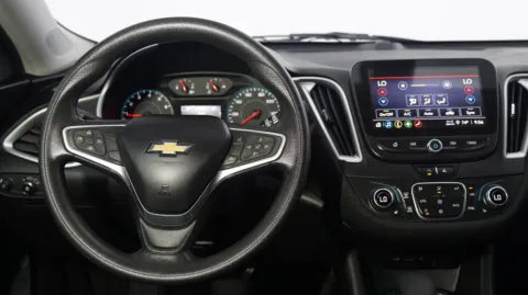 More photos of 2022 Chevrolet Malibu LT at Auto City, CA