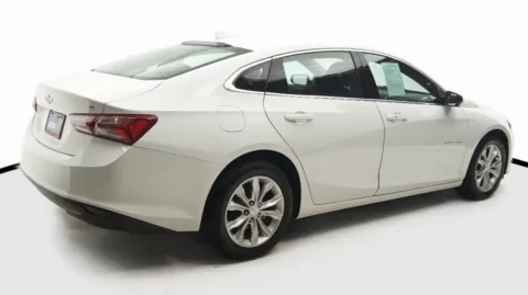 More photos of 2022 Chevrolet Malibu LT at Auto City, CA