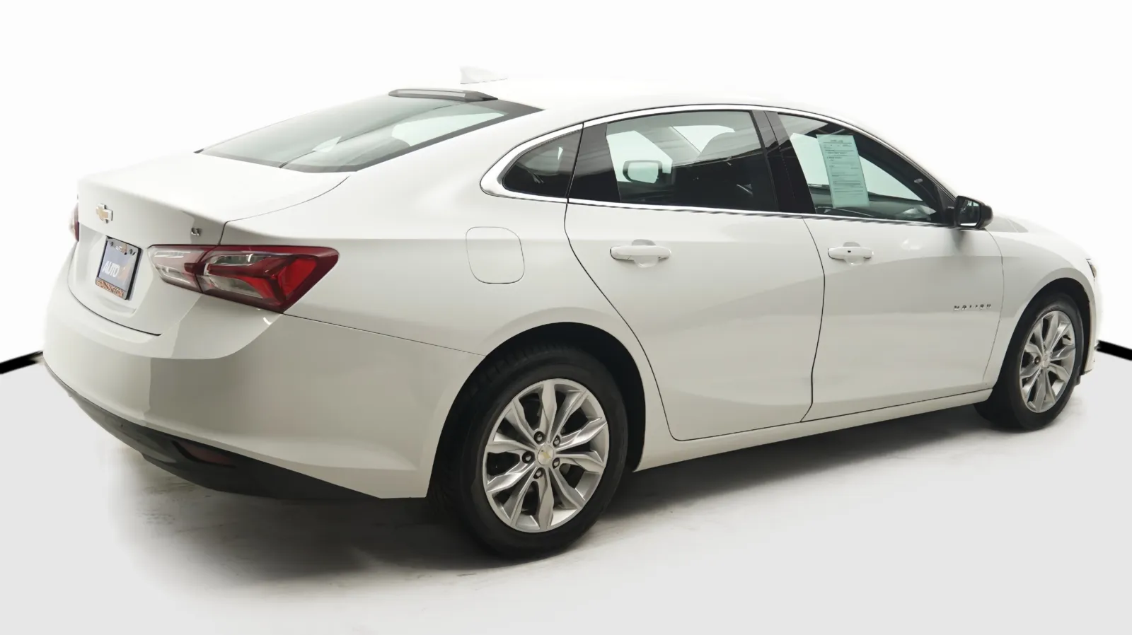 More photos of 2022 Chevrolet Malibu LT at Auto City, CA