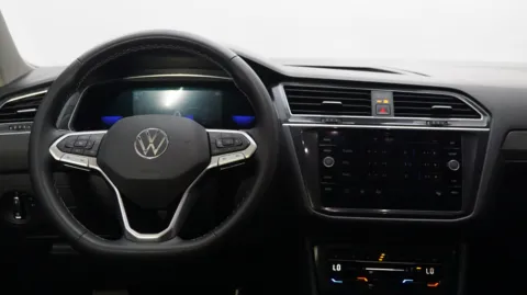 More photos of 2022 Volkswagen Tiguan SE at Auto City, CA