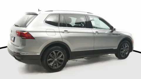 More photos of 2022 Volkswagen Tiguan SE at Auto City, CA