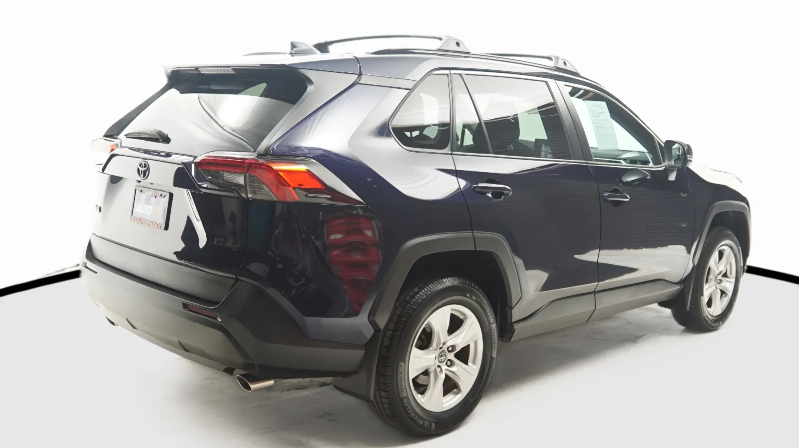 More photos of 2020 Toyota RAV4 XLE at Auto City, CA