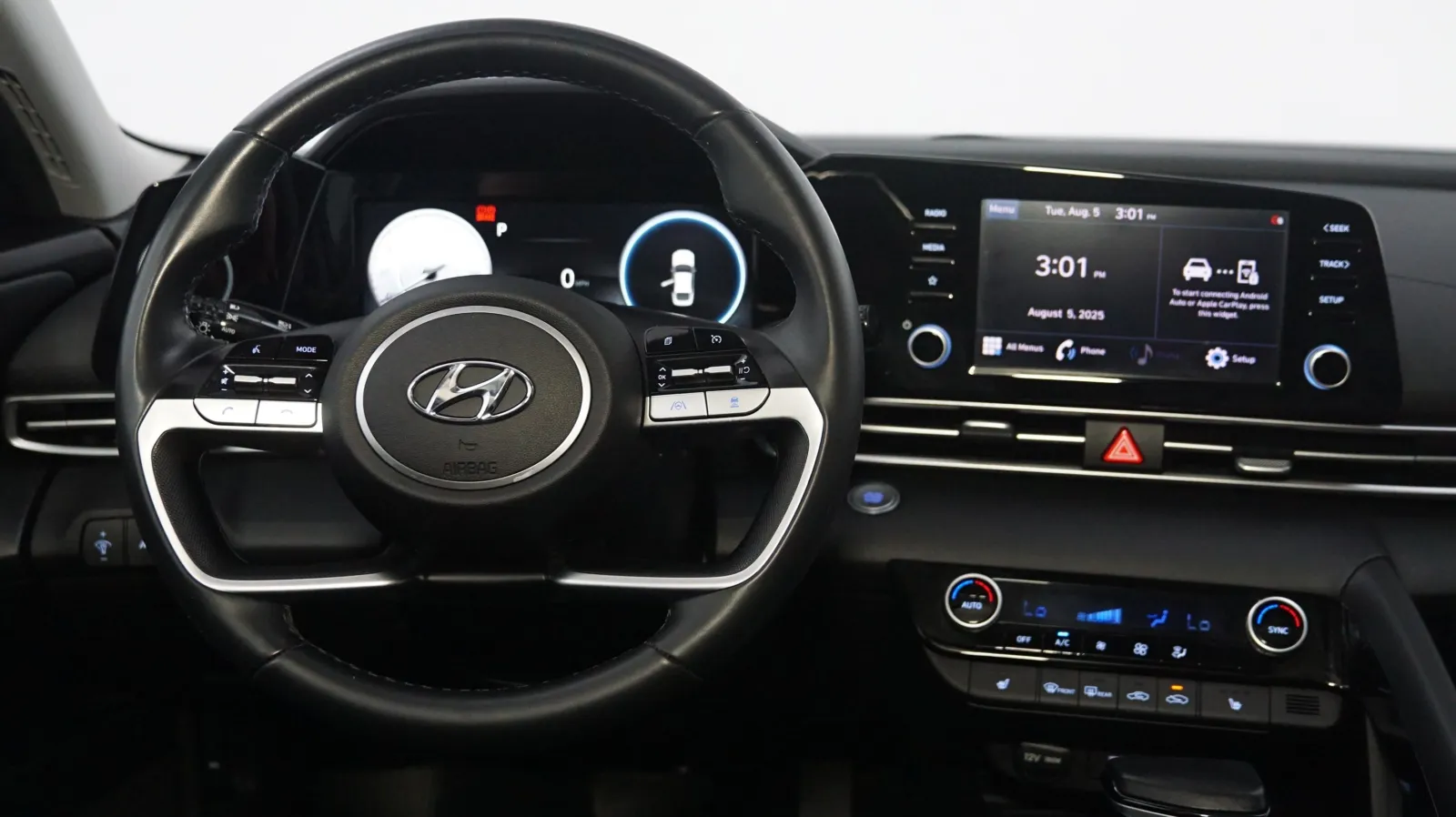 More photos of 2022 Hyundai Elantra SEL at Auto City, CA