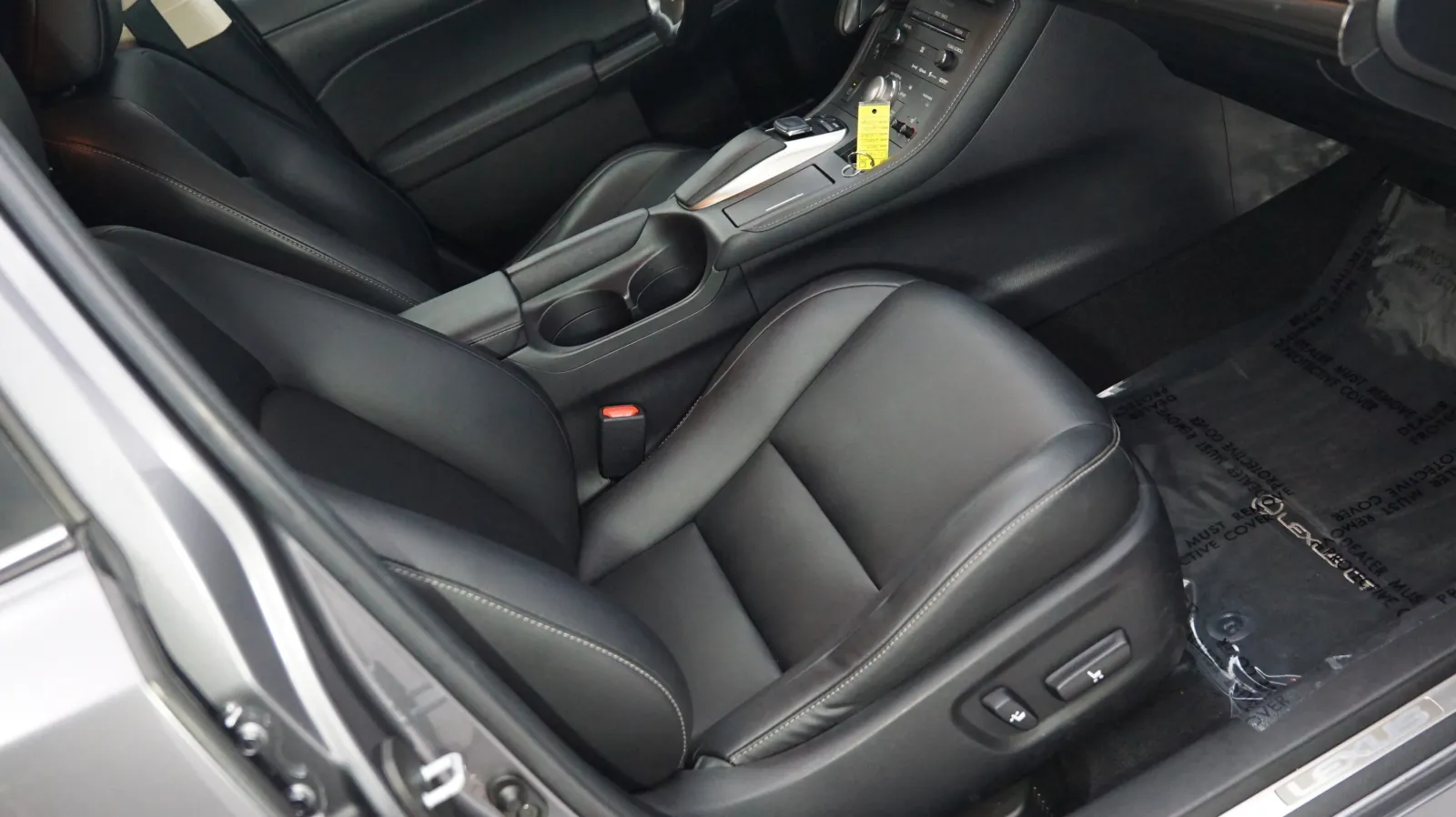 More photos of 2016 Lexus CT 200h Hybrid at Auto City, CA