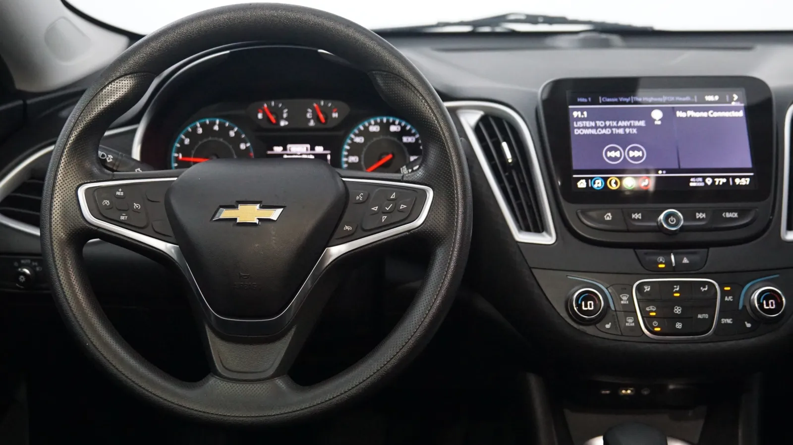 More photos of 2022 Chevrolet Malibu LT at Auto City, CA