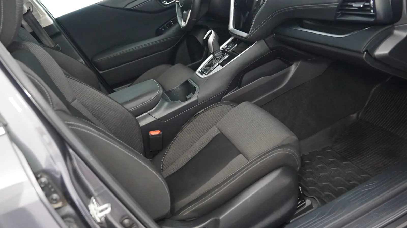 More photos of 2020 Subaru Outback Premium at Auto City, CA