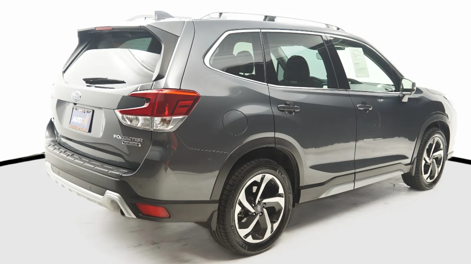 More photos of 2022 Subaru Forester Touring at Auto City, CA
