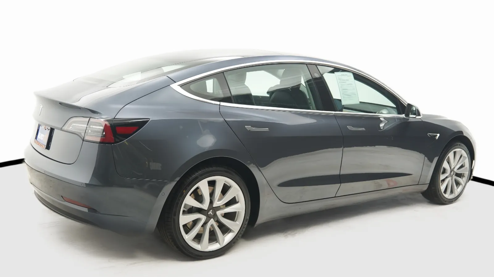 More photos of 2020 Tesla Model 3 Standard Range Plus at Auto City, CA