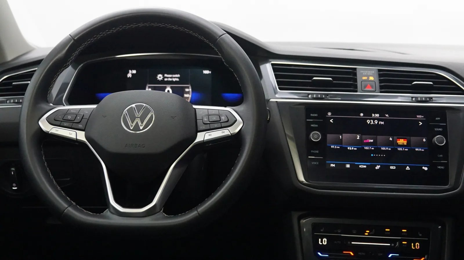 More photos of 2022 Volkswagen Tiguan SE at Auto City, CA