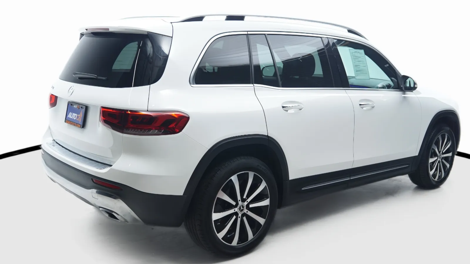 More photos of 2023 Mercedes-Benz GLB 250 at Auto City, CA