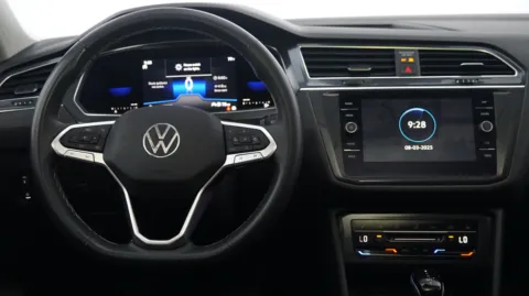 More photos of 2022 Volkswagen Tiguan SE at Auto City, CA