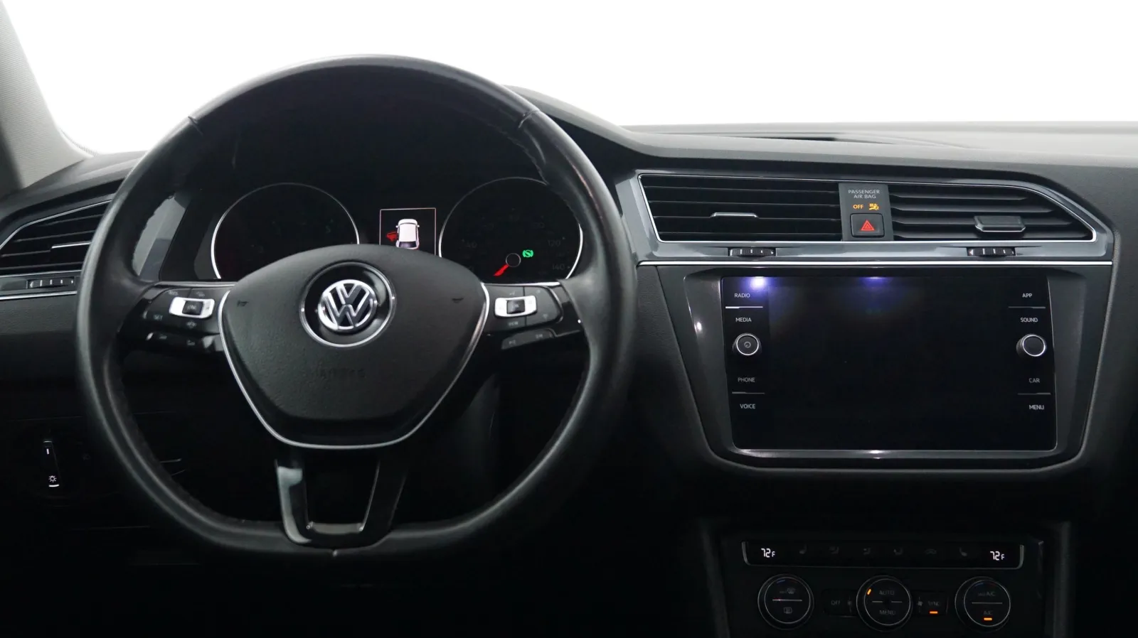 More photos of 2019 Volkswagen Tiguan SE at Auto City, CA