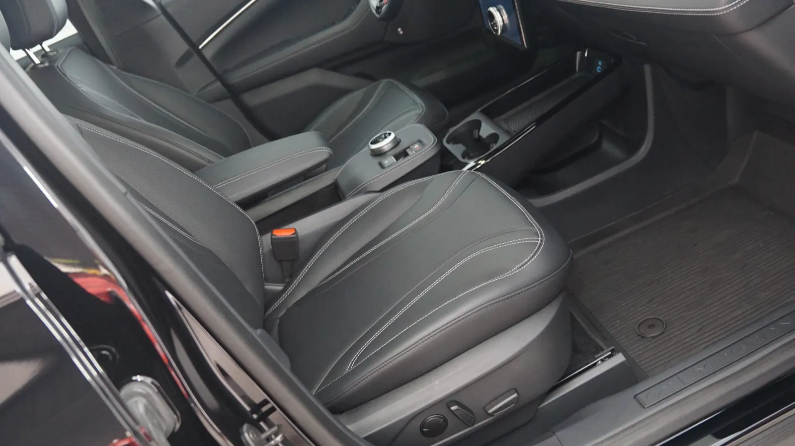 More photos of 2024 Ford Mustang Mach-E Premium at Auto City, CA