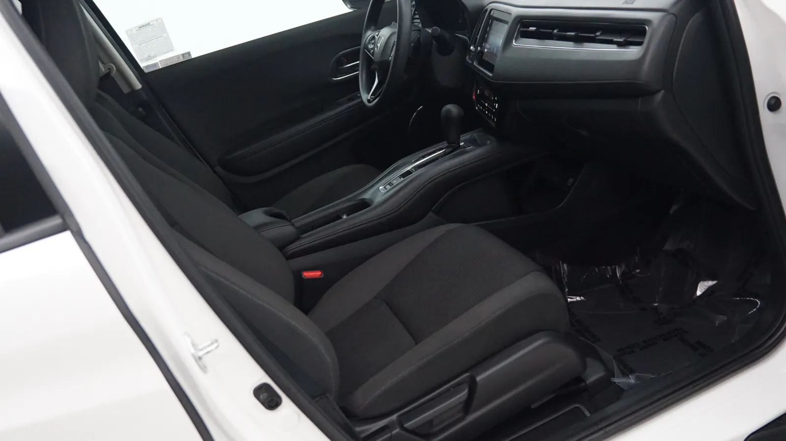 More photos of 2021 Honda HR-V EX at Auto City, CA