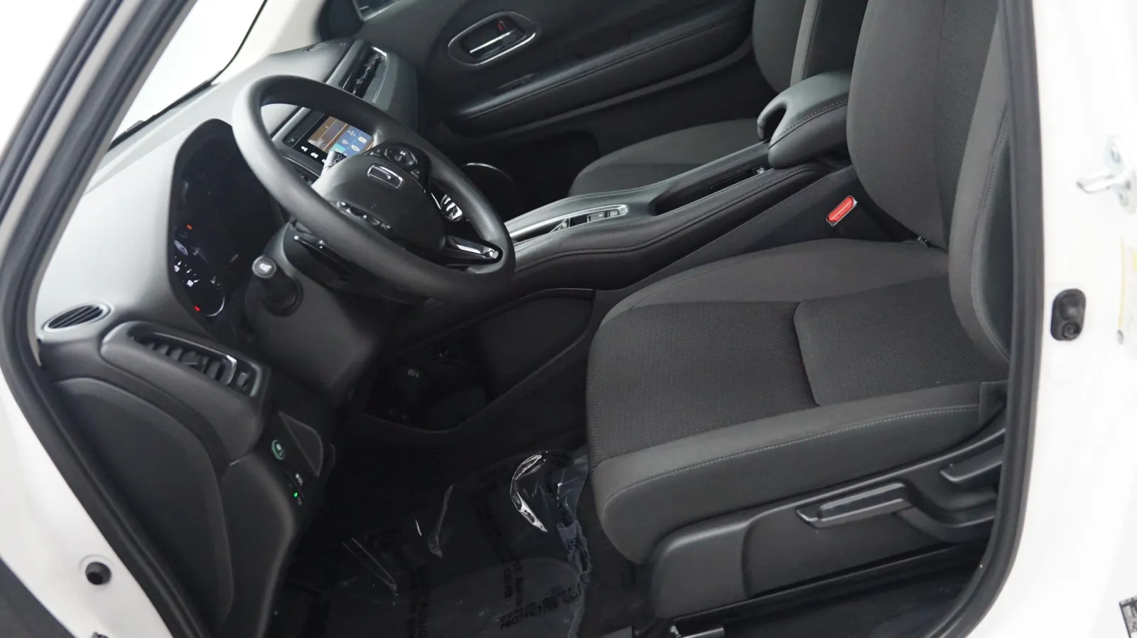 More photos of 2021 Honda HR-V EX at Auto City, CA