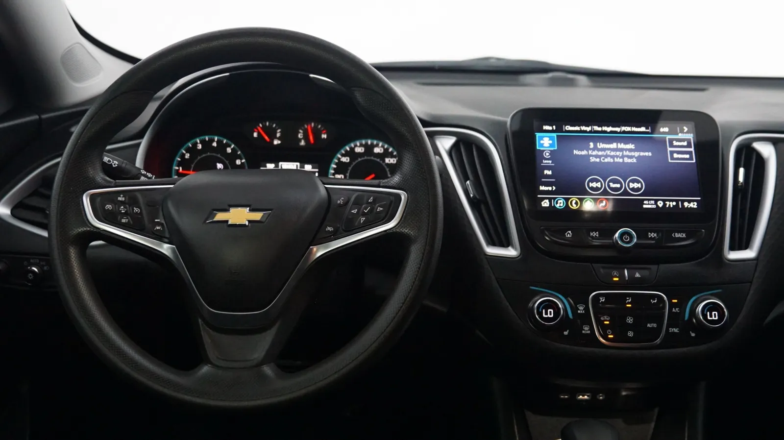 More photos of 2023 Chevrolet Malibu LT at Auto City, CA