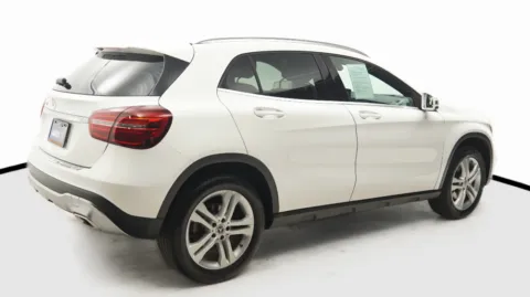 More photos of 2020 Mercedes-Benz GLA 250 at Auto City, CA